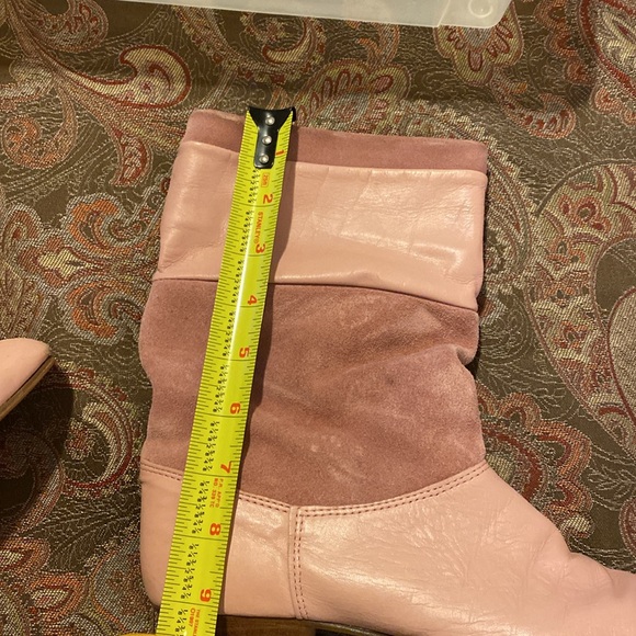 Boots - Picture 6 of 8